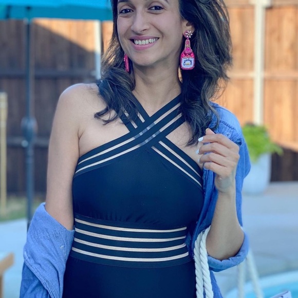 Sexy black one piece swimsuit - Picture 7 of 10